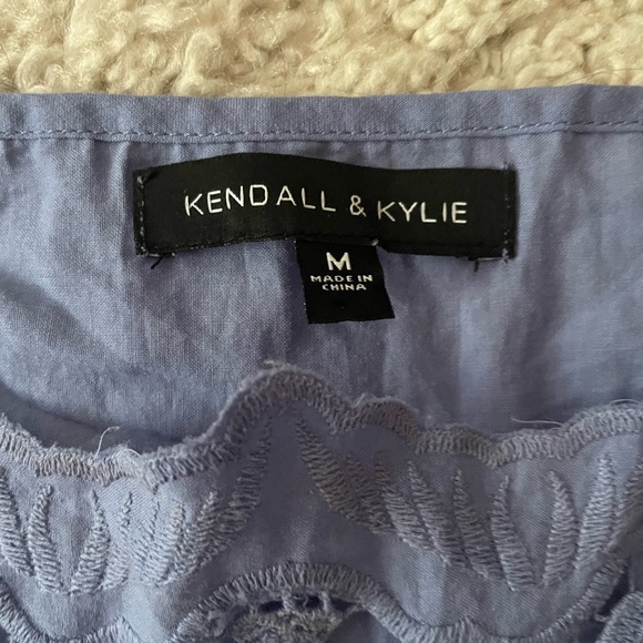 Kendall and Kylie blue lace crop tank top - Picture 2 of 3